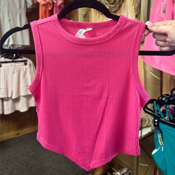 Zenana Ribbed V-Line Hem Crop Tank Top, Lt magenta - Picture 3 of 3